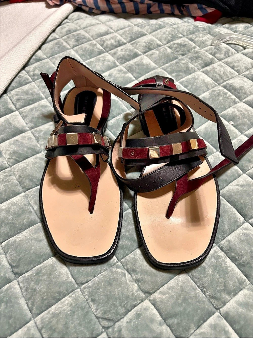 Stuart Weitzman Estrella Flat Sandal Black & Burgundy